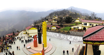 ��ɽ��ʮ���塱��ƶ���᣺һ����ǧ�� ��ƶ·����