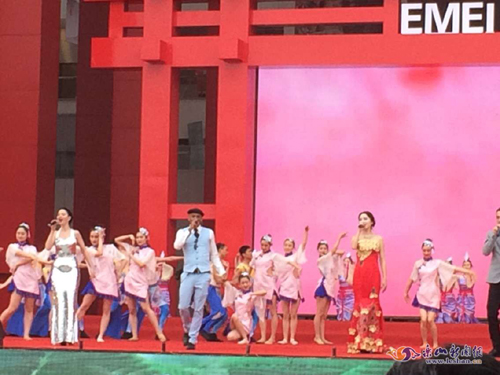 �������