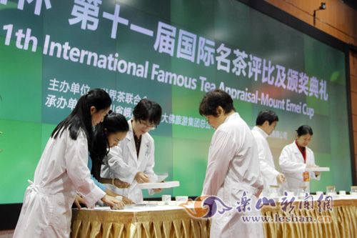 ר������