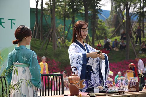 ���ձ���