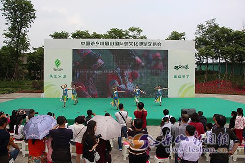 ����������