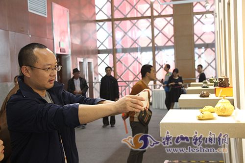 ��������չƷ