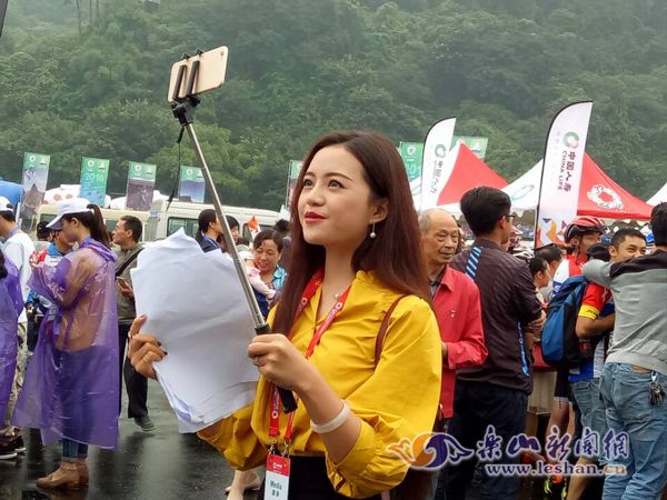 �������г�������ɽ���Σ��������족��Ů�ֳ�����