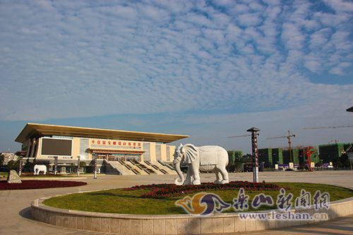 ���ߴ��ϡ��Ķ�üɽ�����ݼ��㳡