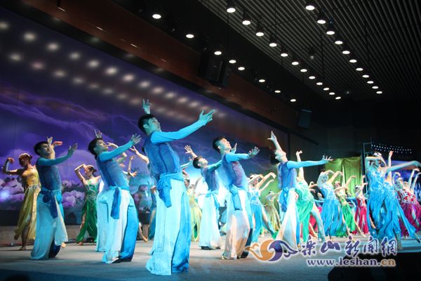 ��Ļʽ�����ݳ�