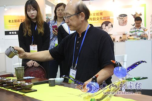 ̨�����չʾ