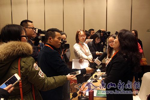 ��ɽ����ϵ�л�����üɽ-��ɽ�������20����