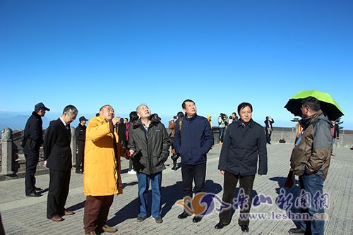 ר����۶�üɽ�� �����Ų���������