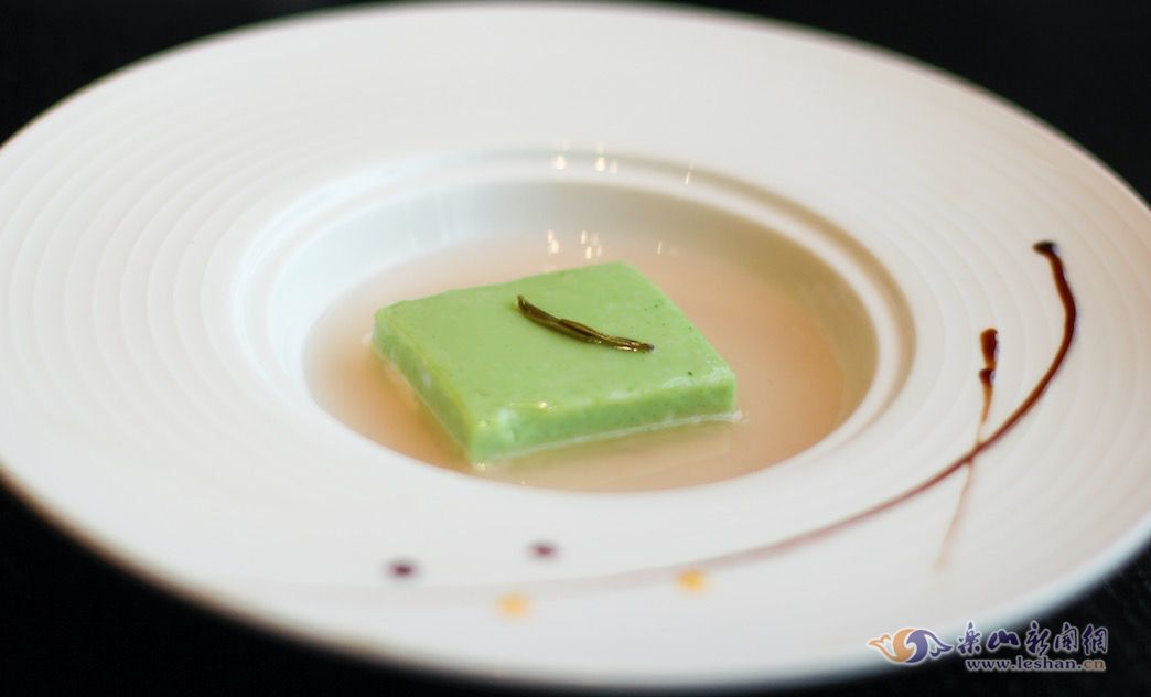 ����۶���