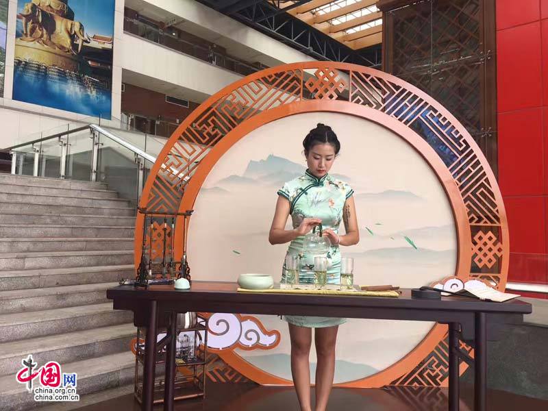 ��Ļ���Ų��Ļ�չ