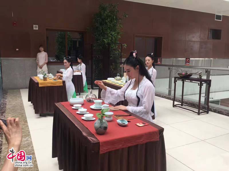 ��Ļ���Ų��Ļ�չ