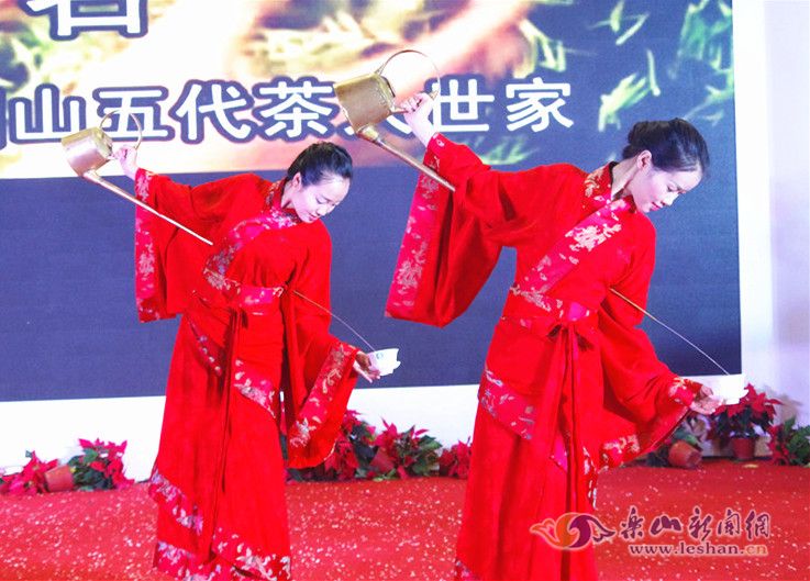 ���ձ���