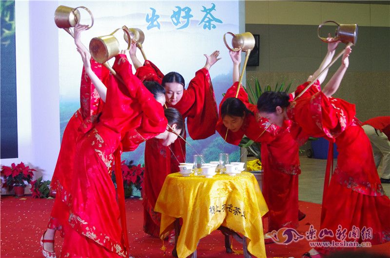 ��Ů����ʦչ����