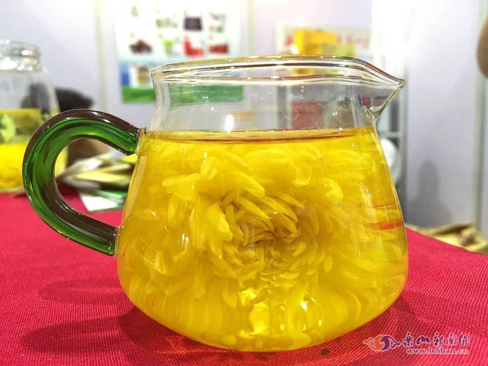 ��˿�ʾ�ն���üɽ������