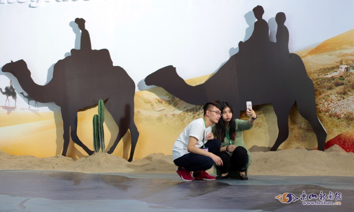 �ο����Ļ�չ����Ӱ