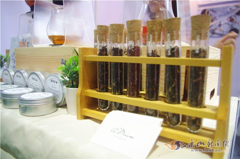 ����չ���ڣ��¼��²�