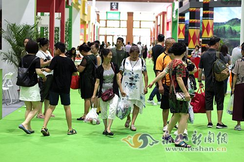 �����ڣ����Ŵ��С���������洦�ɼ�