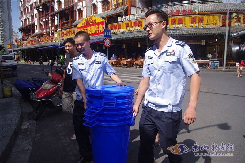 ���������ۣ��Ź�����ʳ�ּ��и�������Ͱ