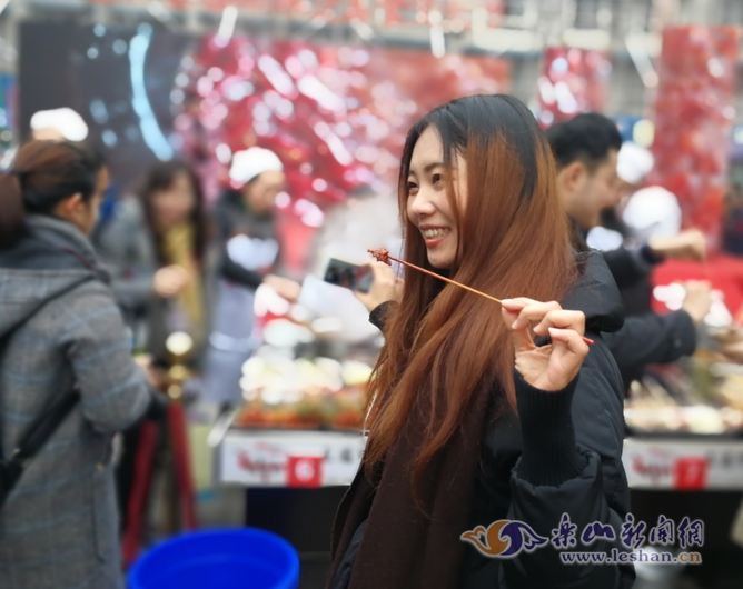 ��ͼ˵������������ʳ�Ļ��ڡ� Ʈ����ݡ����ˡ�ʳָ�󶯡�