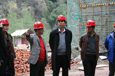 ͬѧͬ���ֳ�һ·�ߺ�