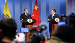 ����ʱ��21�����磬���ǿ�����ͳɣ��˹��������ʱ˵���й�֧�ָ��ؽ����з�������ʩ��������Ʋ���Ը�ڸ��賧ʵ���и�˫Ӯ����Ը���й�װ���Լ۱Ⱥ���ŷ���＼����ϴٽ�������Ӯ��ɣ��˹��ʾ��ӭ�������ã����Ŵ˷ñؽ��ƶ����й�ϵ����һ��¥...