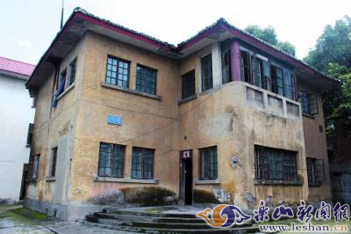 ���񶫡���°���ͨ�ž�ס¥��