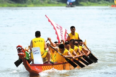 ���۾��������ʷ׳�