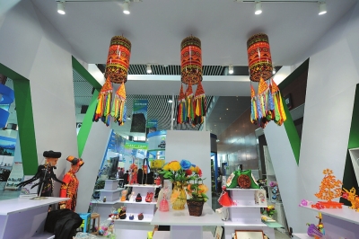 С��ɽ��ɫ��Ʒչʾ